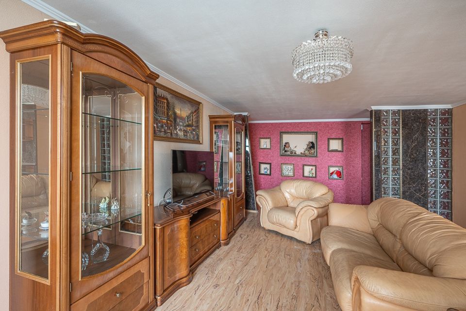 Продаётся 5-комнатная квартира, 140 м²