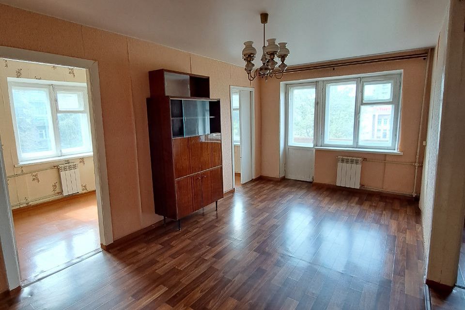 Продаётся 3-комнатная квартира, 42.2 м²