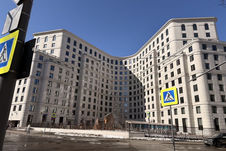 Продаётся 1-комнатная квартира, 59.6 м²
