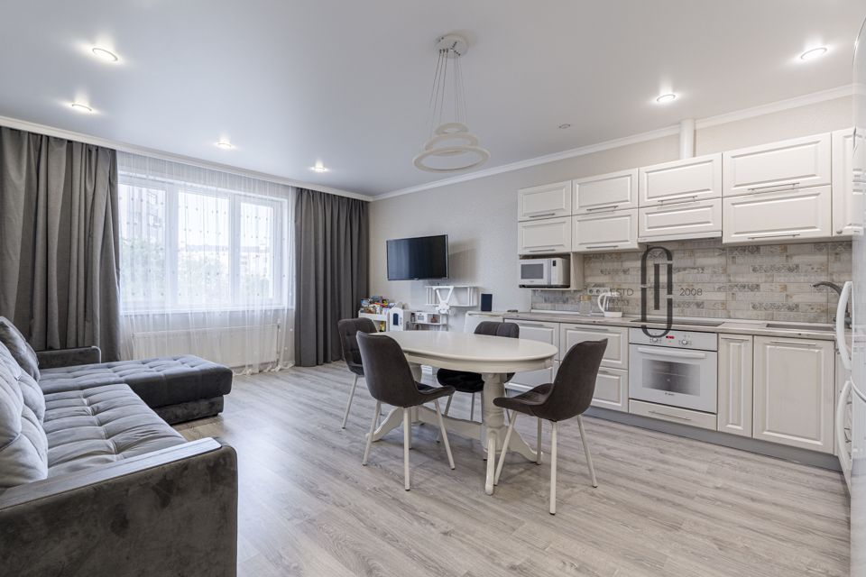 Продаётся 3-комнатная квартира, 81.8 м²