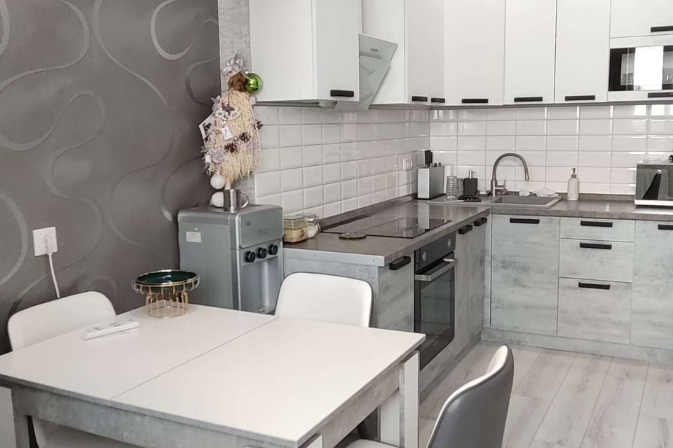 Сдаётся 1-комнатная квартира, 42 м²