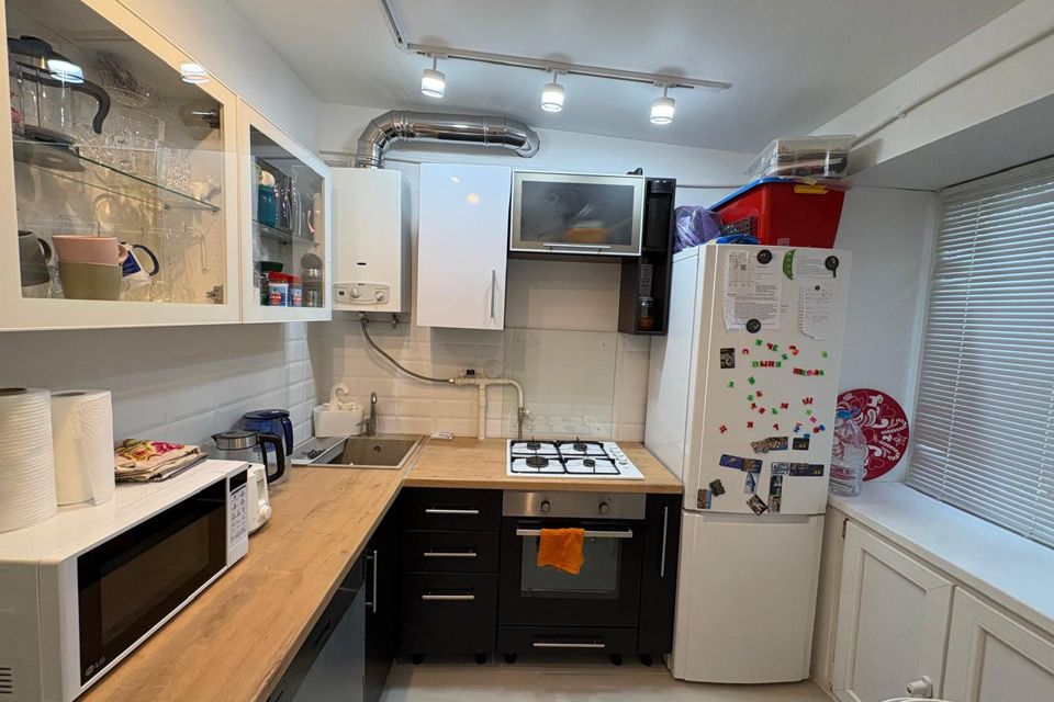 Продаётся 3-комнатная квартира, 43.6 м²