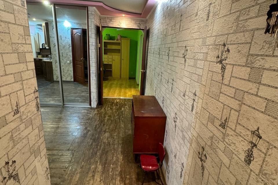 Продаётся 4-комнатная квартира, 74.2 м²
