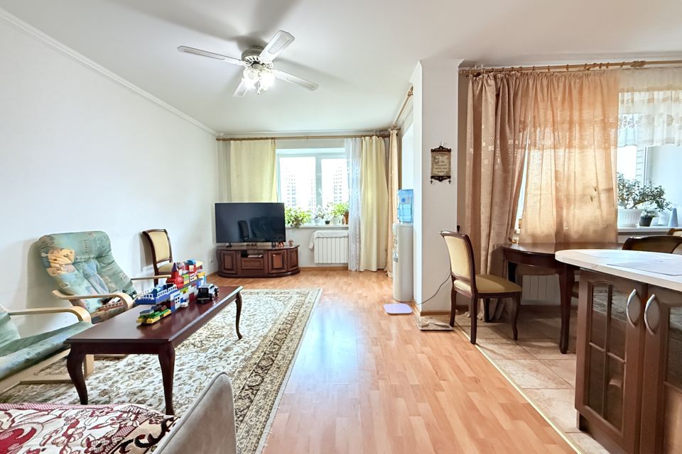 Продаётся 3-комнатная квартира, 103 м²