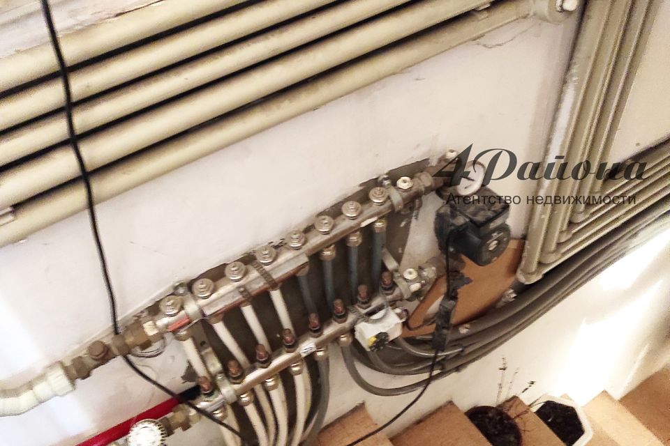 Продаётся 3-этажный дом, 400 м²