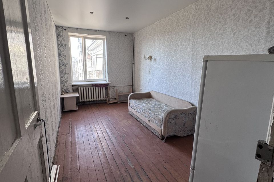 Продаётся комната в 3-комн. квартире, 15.7 м²