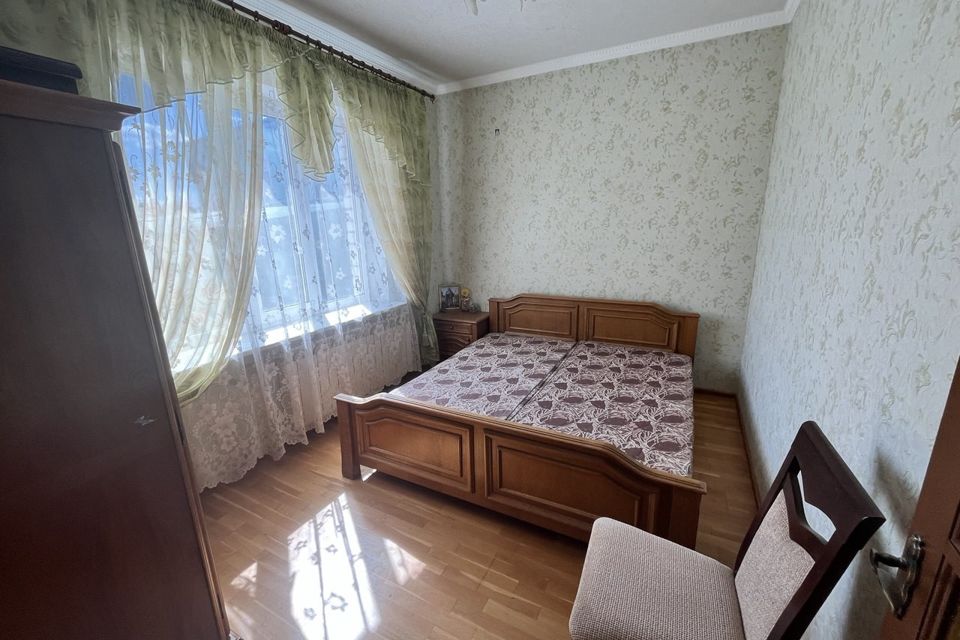 Продаётся 2-этажный дом, 200 м²