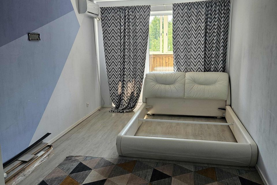 Продаётся 1-комнатная квартира, 42.7 м²