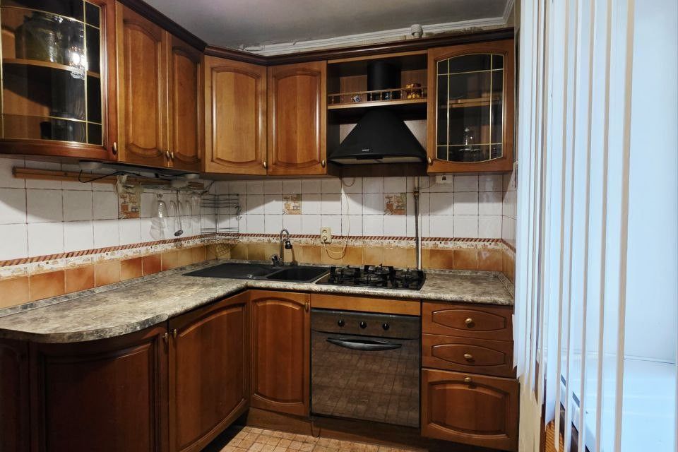 Продаётся 4-комнатная квартира, 65.7 м²