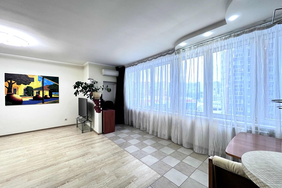 Продаётся 3-комнатная квартира, 117.6 м²