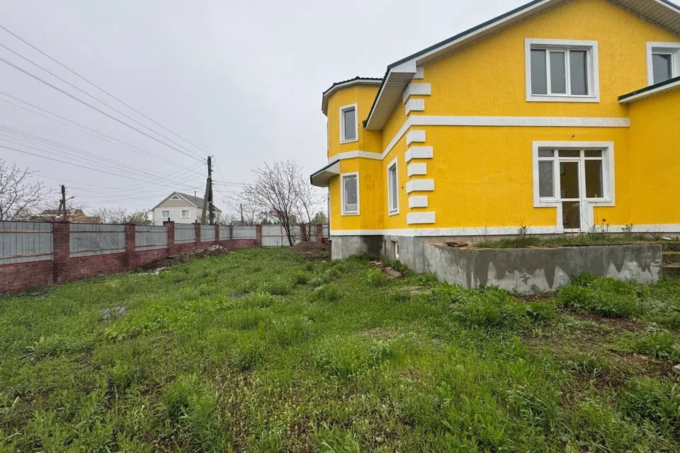 Продаётся 2-этажный дом, 200 м²