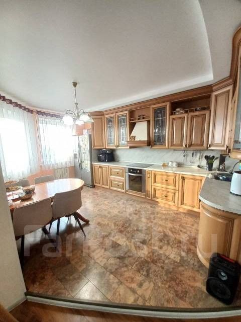 Продаётся 4-комнатная квартира, 109 м²