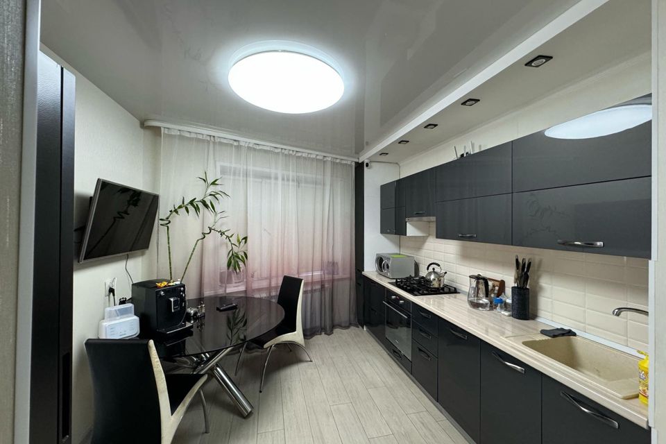 Продаётся 2-комнатная квартира, 60.7 м²