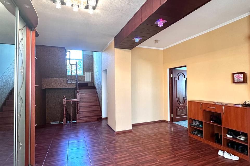 Продаётся 3-этажный дом, 311.5 м²