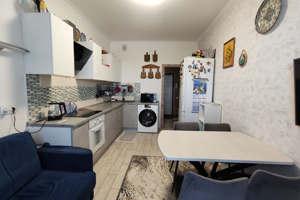 Продаётся 1-комнатная квартира, 43.2 м²