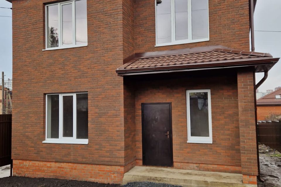 Продаётся 2-этажный дом, 190 м²