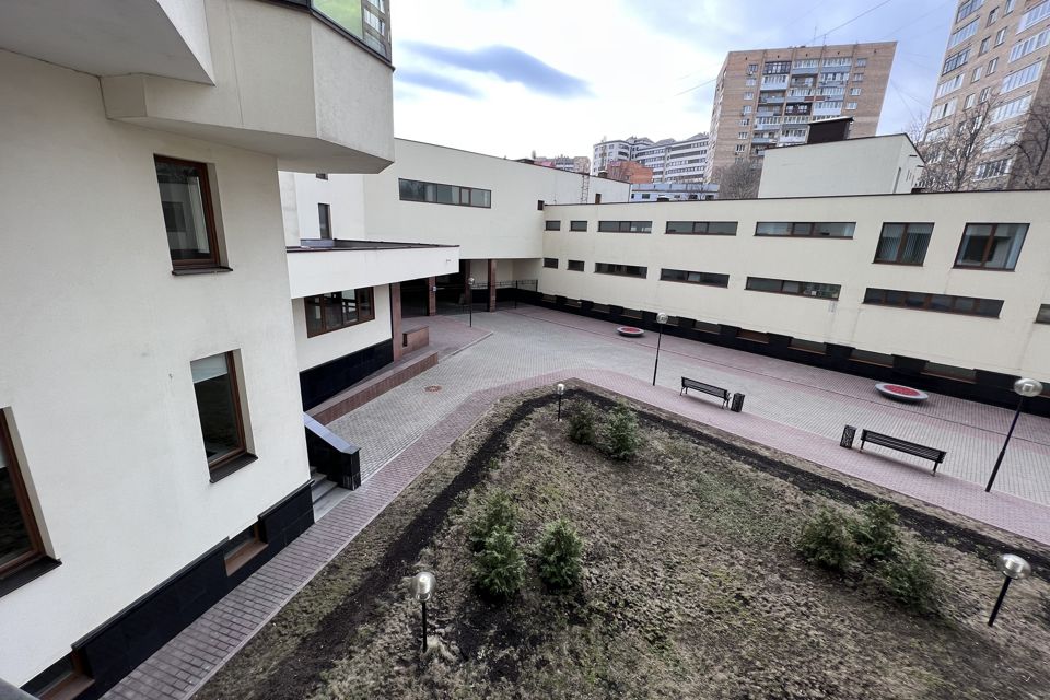 Продаётся 3-комнатная квартира, 122 м²