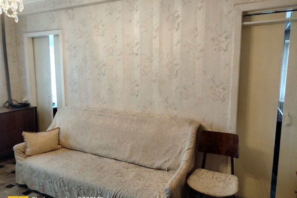 Продаётся 3-комнатная квартира, 42.1 м²