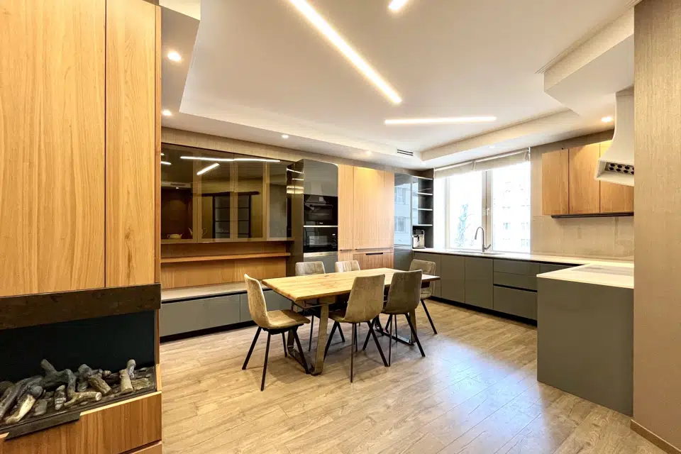 Продаётся 5-комнатная квартира, 155 м²