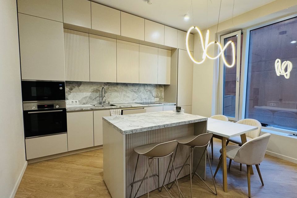 Продаётся 2-комнатная квартира, 82 м²