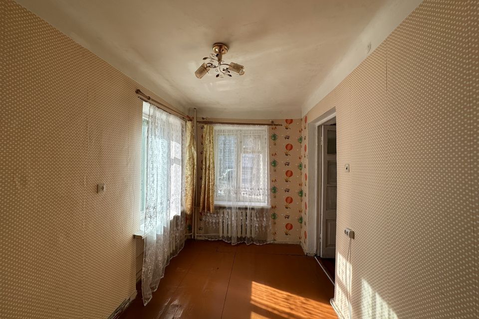 Продаётся 4-комнатная квартира, 68 м²
