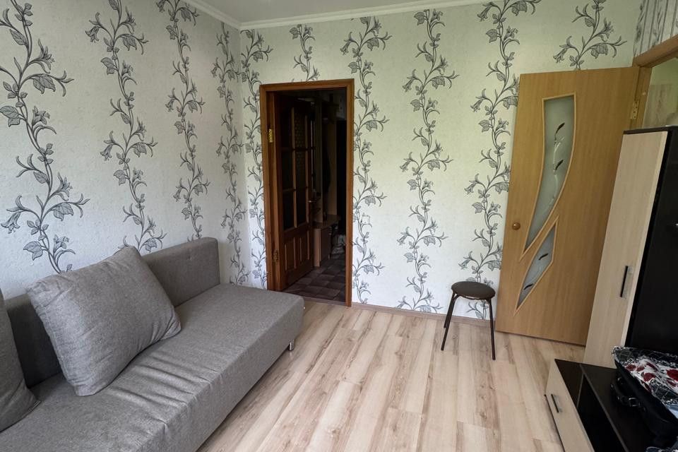 Продаётся 3-комнатная квартира, 38.6 м²