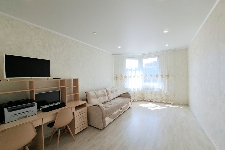 Продаётся 1-комнатная квартира, 41.8 м²