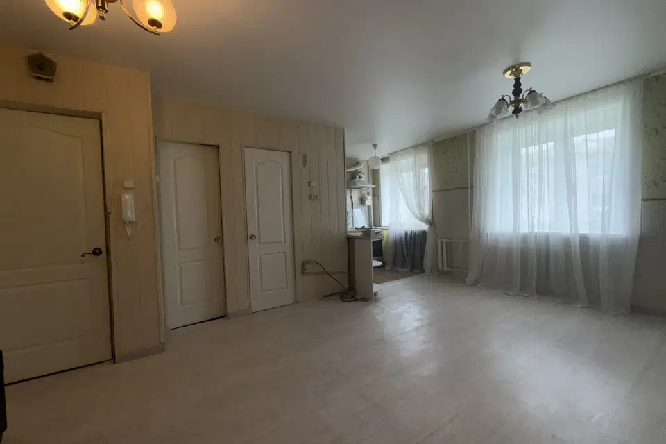 Продаётся 4-комнатная квартира, 59.6 м²