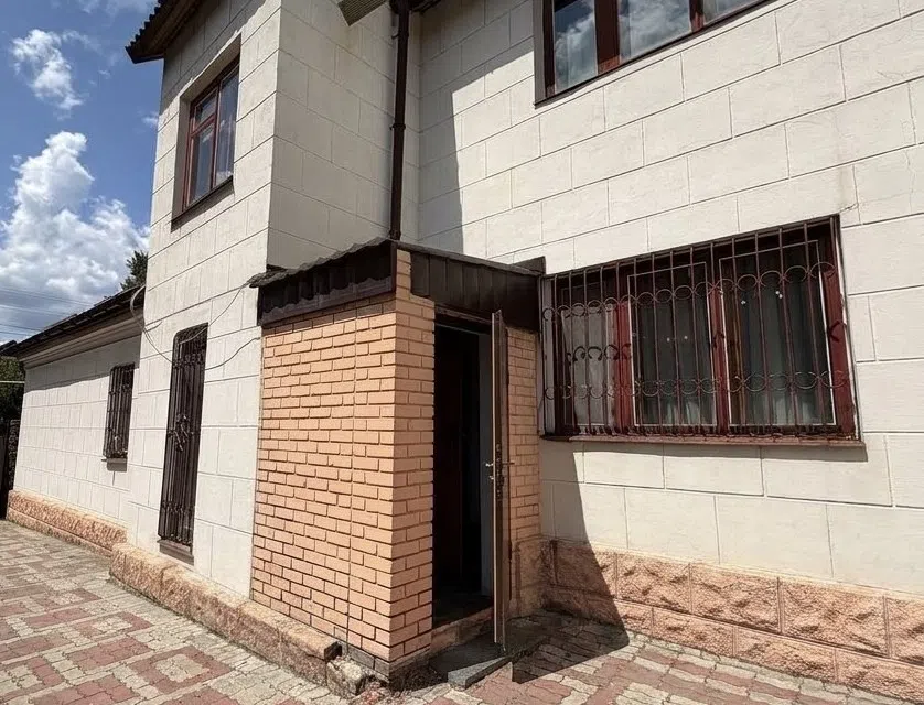 Продаётся 2-этажный дом, 140 м²