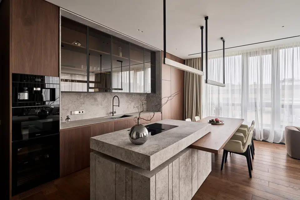 Продаётся 5-комнатная квартира, 200 м²