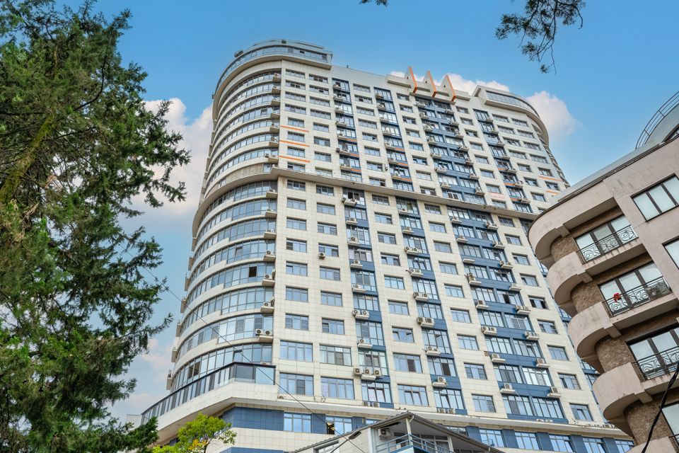 Продаётся 3-комнатная квартира, 109 м²