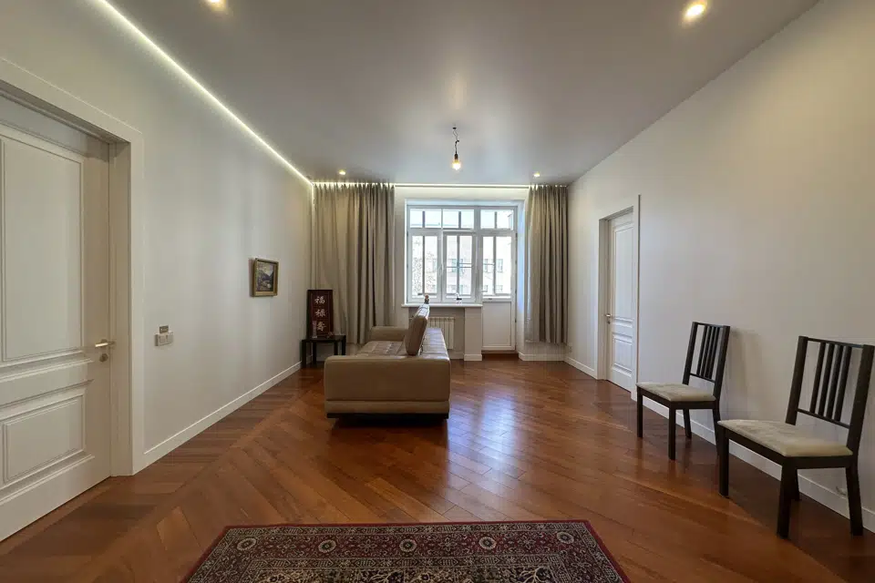 Продаётся 4-комнатная квартира, 97.6 м²