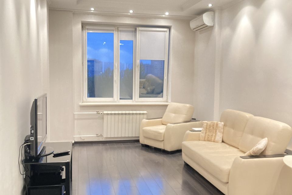 Продаётся 1-комнатная квартира, 52 м²