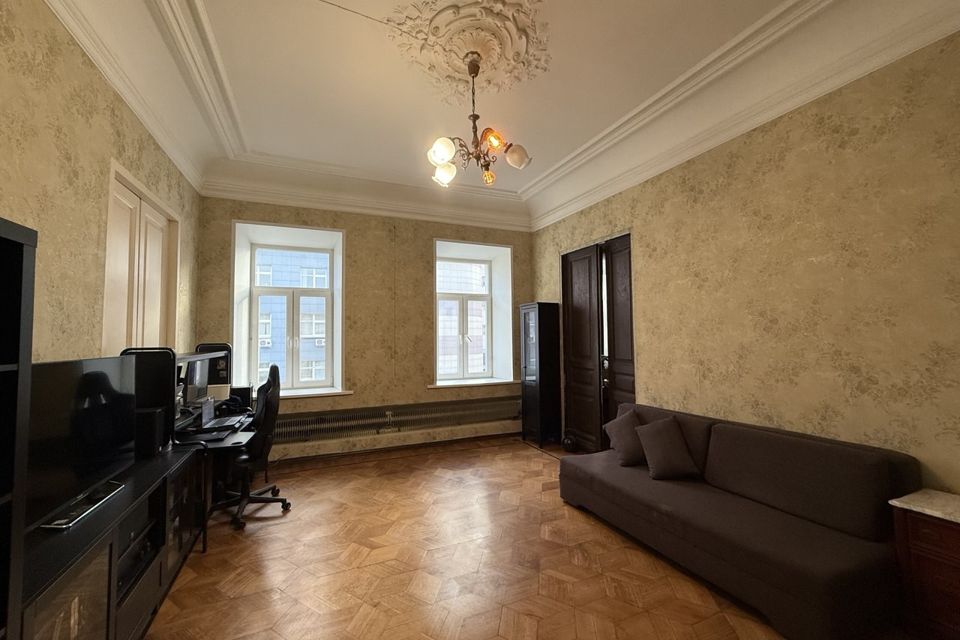 Продаётся 4-комнатная квартира, 128.2 м²