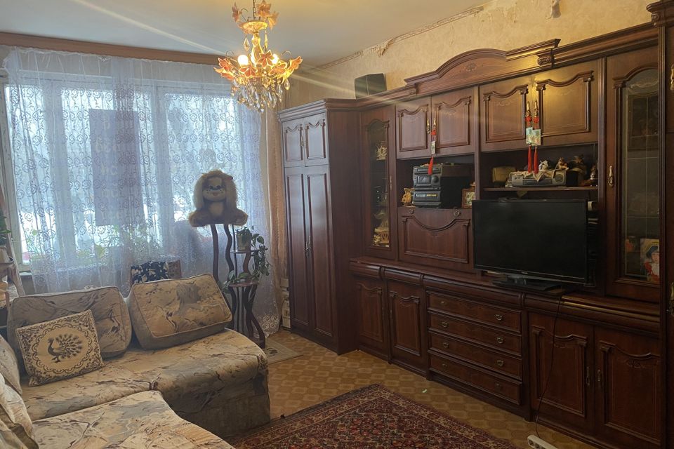 Продаётся 2 комнаты в 3-комн. квартире, 31.6 м²