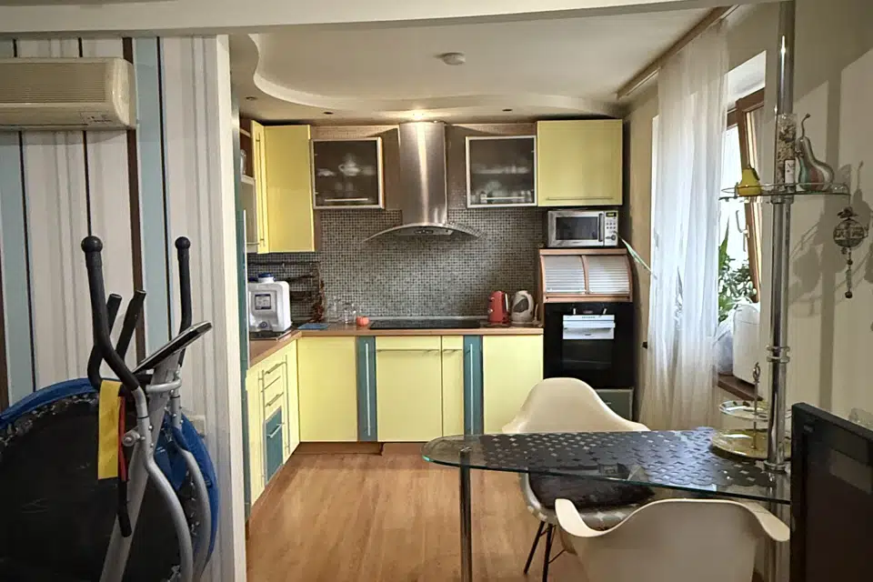 Продаётся 3-комнатная квартира, 77.8 м²