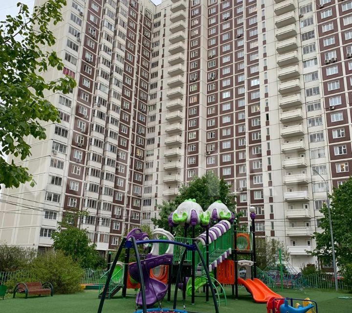 Продаётся 4-комнатная квартира, 101.8 м²