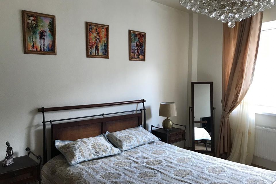 Продаётся 2-комнатная квартира, 77.2 м²
