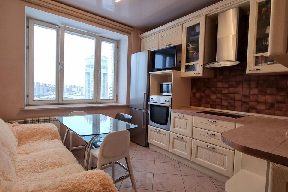 Продаётся 2-комнатная квартира, 65 м²