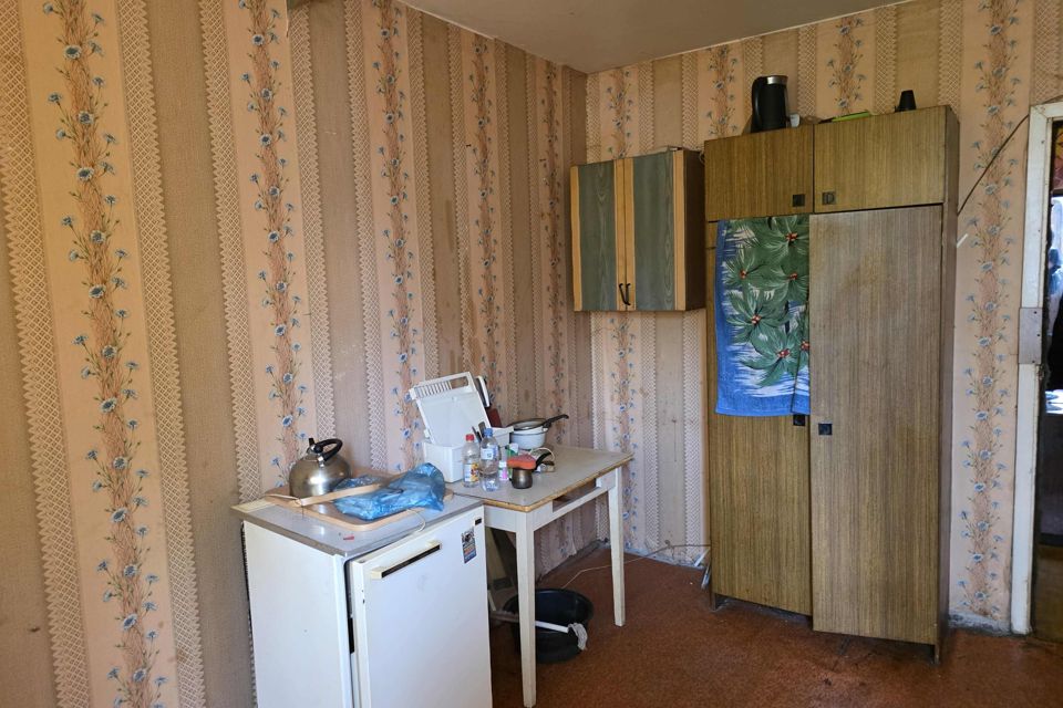 Продаётся комната в 3-комн. квартире, 11.7 м²