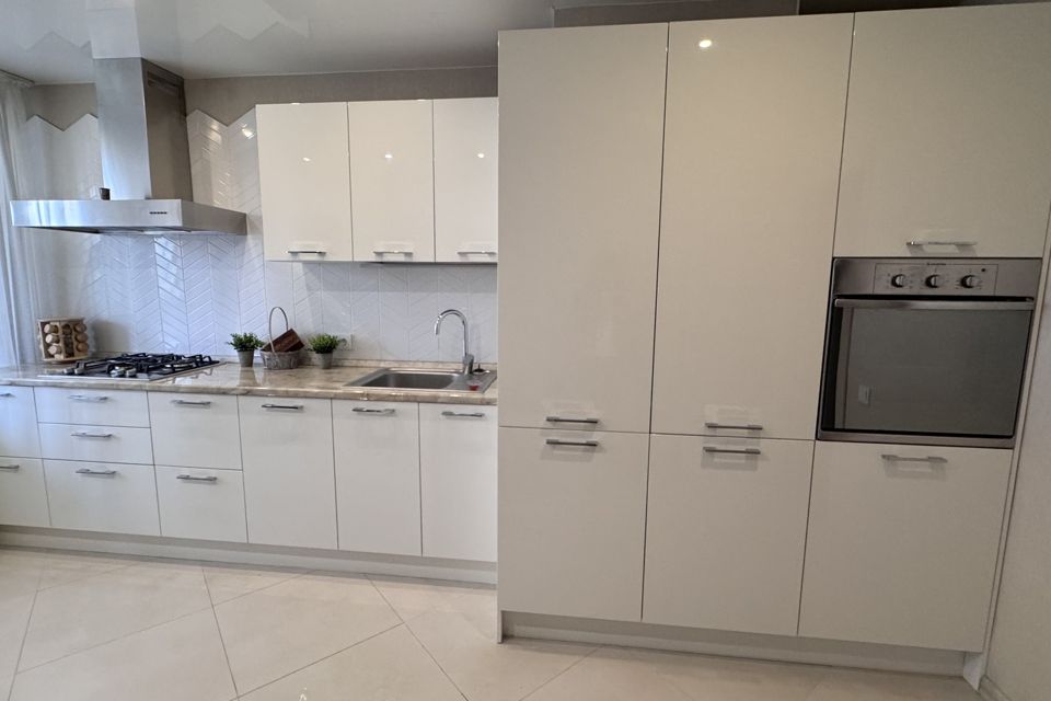 Продаётся 3-комнатная квартира, 95 м²
