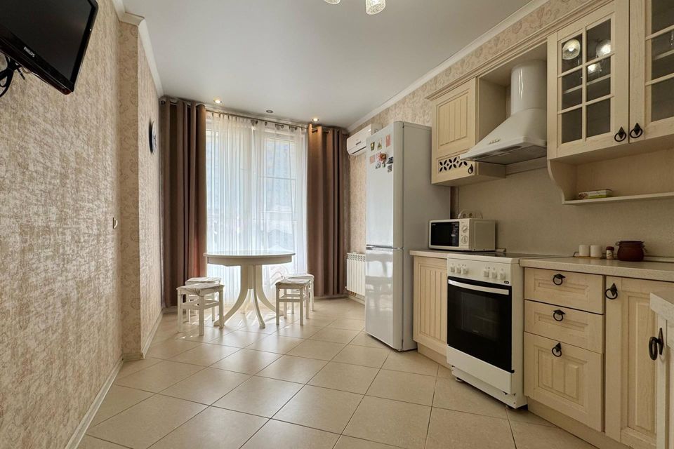 Продаётся 1-комнатная квартира, 42 м²
