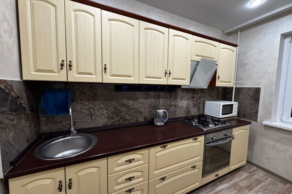 Сдаётся 2-комнатная квартира, 56 м²