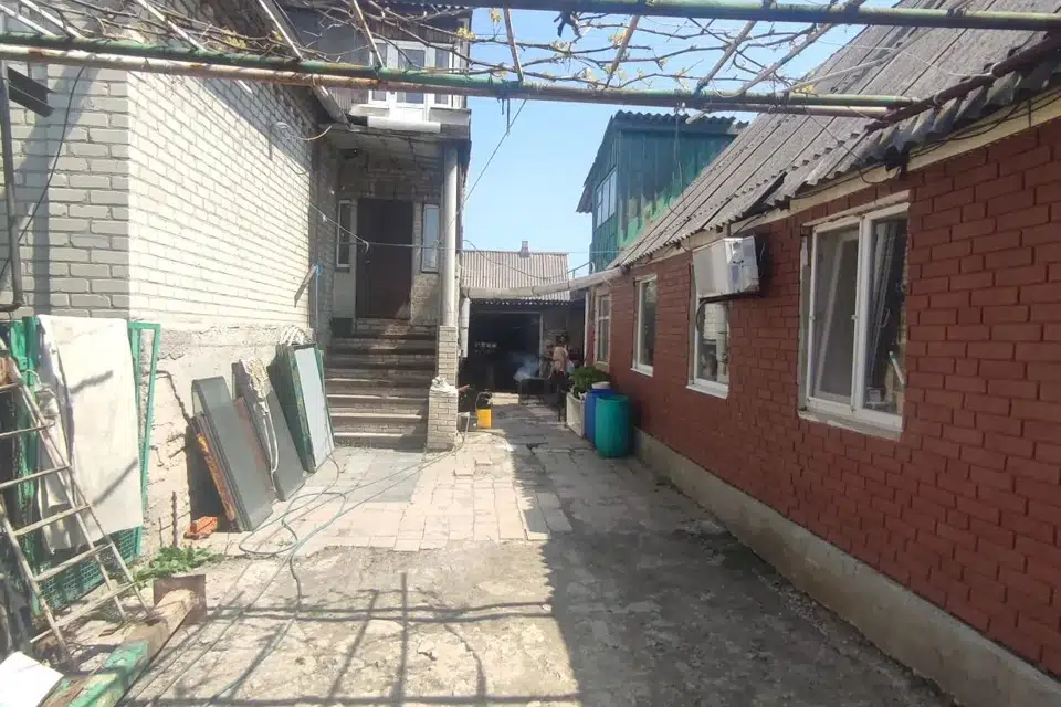 Продаётся 3-этажный дом, 244.7 м²