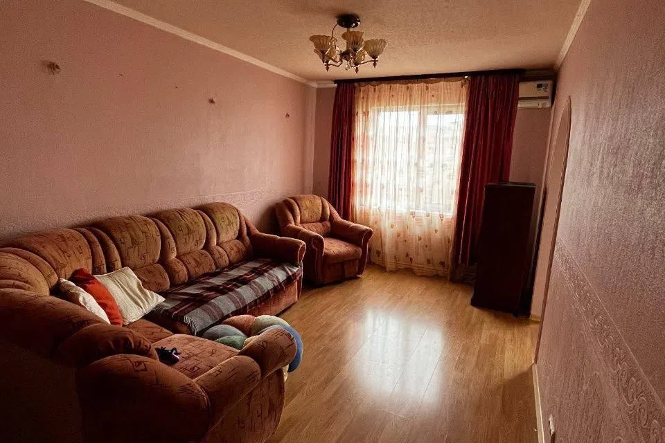 Продаётся 3-комнатная квартира, 6 м²