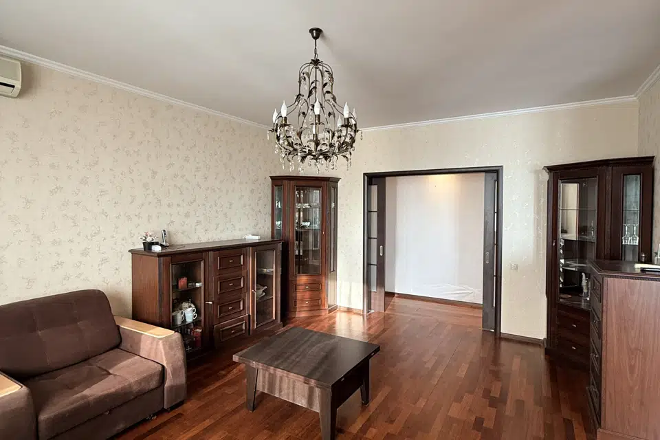 Продаётся 3-комнатная квартира, 104 м²