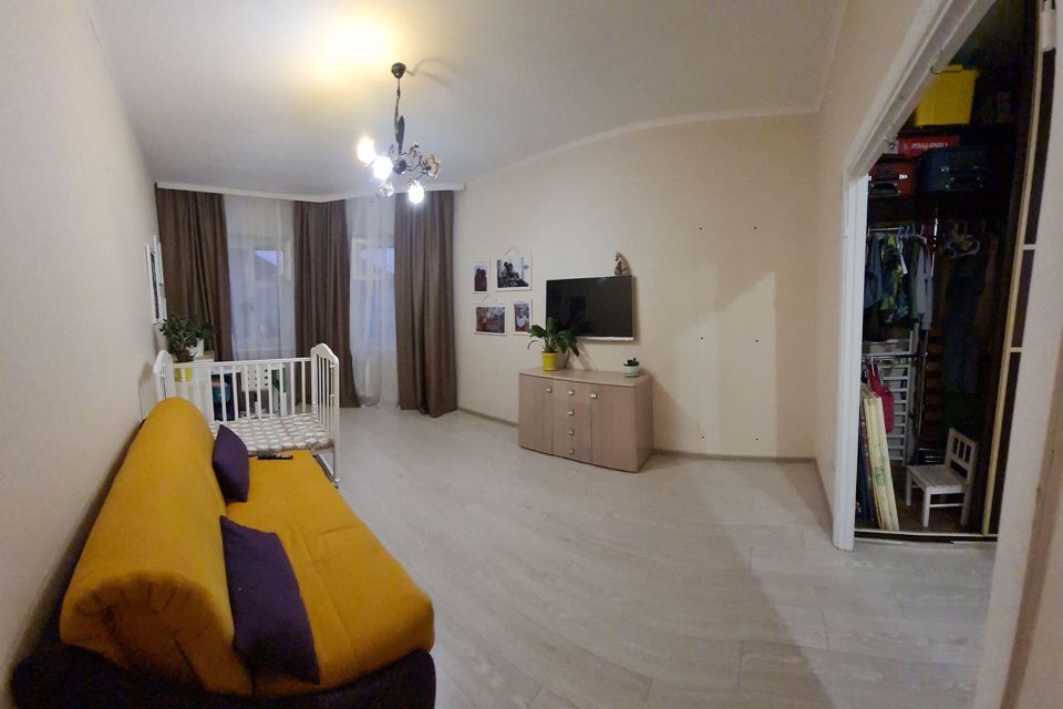 Продаётся 1-комнатная квартира, 38 м²