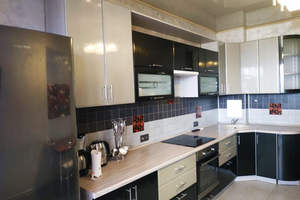 Сдаётся 2-комнатная квартира, 75 м²