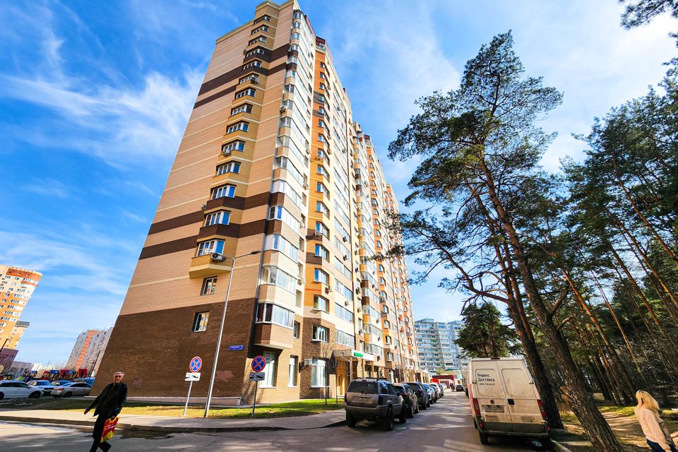 Продаётся 3-комнатная квартира, 105.6 м²