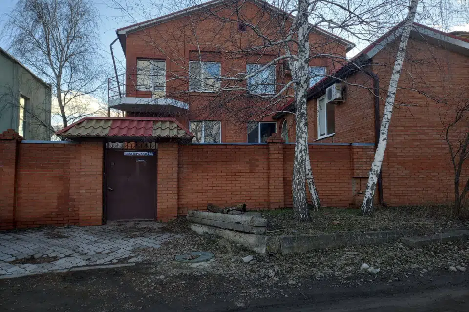 Продаётся 3-этажный дом, 333 м²